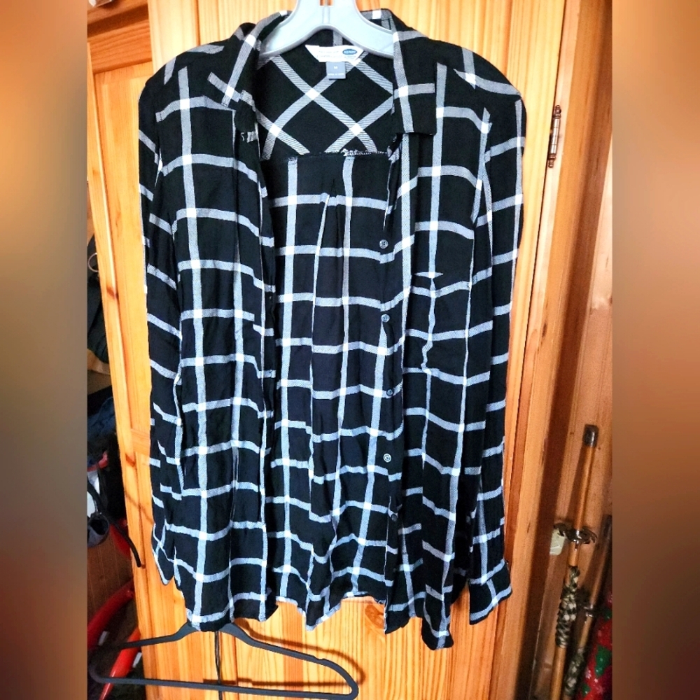 Womens Old Navy Button Down Shirt - Picture 1 of 6